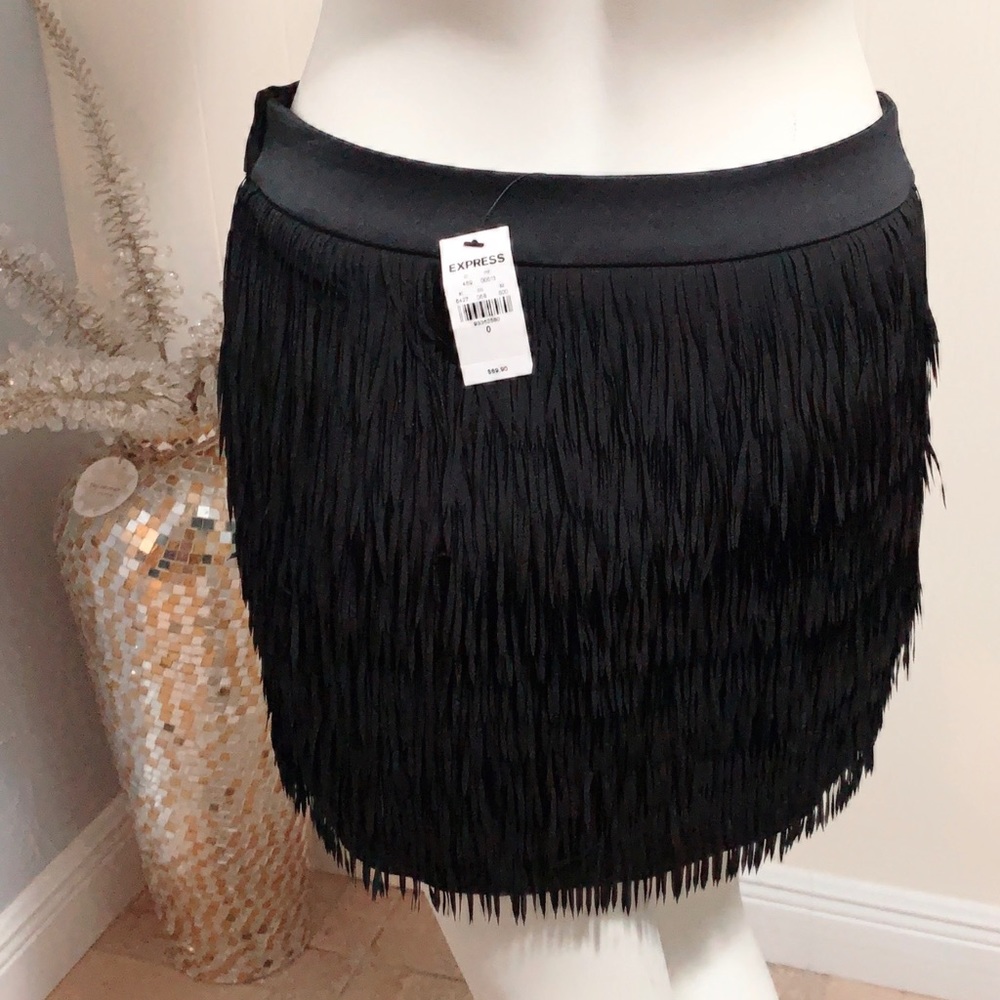 Black express skirt